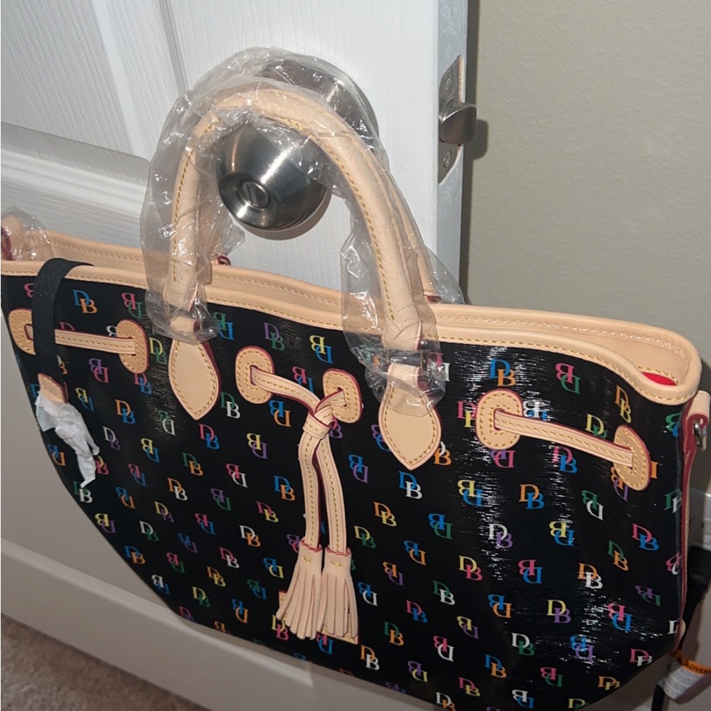 dooney and Bourke handbag. NWT. Black.